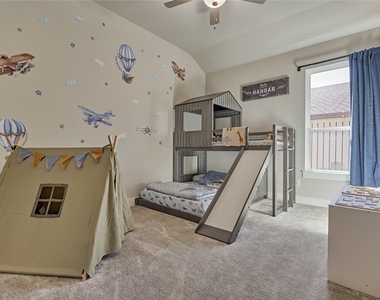 1716 Encino Boulevard - Photo Thumbnail 32