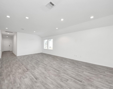 1310 Bison View Lane - Photo Thumbnail 15