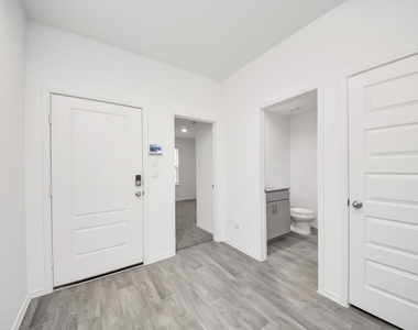 1310 Bison View Lane - Photo Thumbnail 13