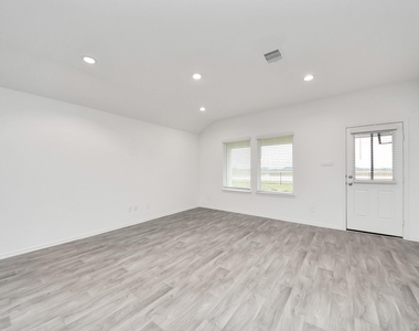 1310 Bison View Lane - Photo Thumbnail 14