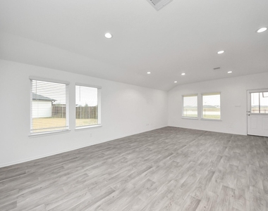 1310 Bison View Lane - Photo Thumbnail 5