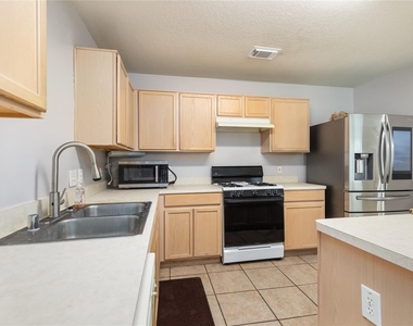 17334 Turquoise Stream Drive - Photo Thumbnail 5