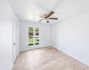 19519 Mallard Lake Lane - Photo Thumbnail 9