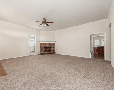 4009 Reatta Lane - Photo Thumbnail 4
