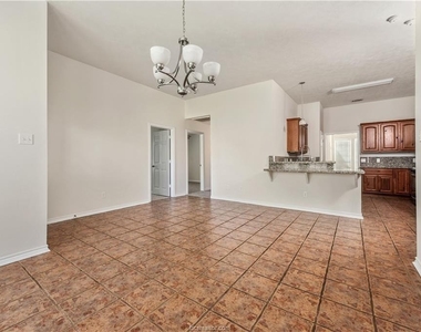 4009 Reatta Lane - Photo Thumbnail 9