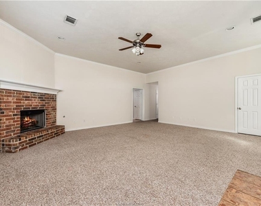 4009 Reatta Lane - Photo Thumbnail 3