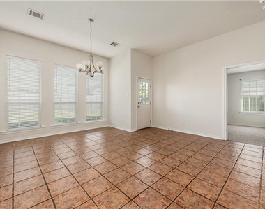 4009 Reatta Lane - Photo Thumbnail 10