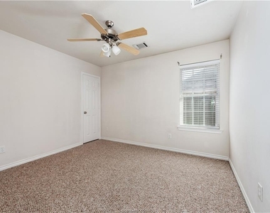 4009 Reatta Lane - Photo Thumbnail 13