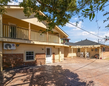 2507 37th Street - Photo Thumbnail 22