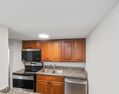 2507 37th Street - Photo Thumbnail 12