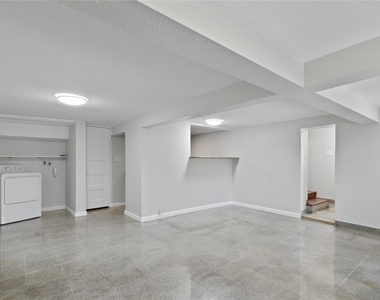 2507 37th Street - Photo Thumbnail 5