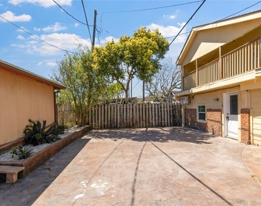 2507 37th Street - Photo Thumbnail 21