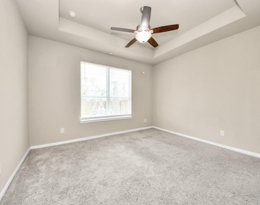 17630 Holroyd Road - Photo Thumbnail 11