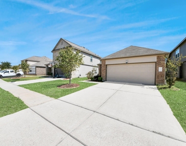 17630 Holroyd Road - Photo Thumbnail 2