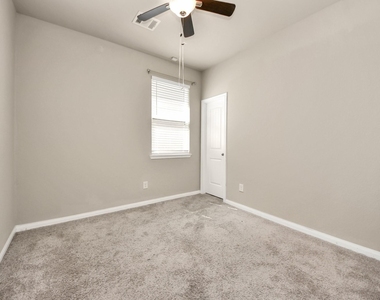 17630 Holroyd Road - Photo Thumbnail 18