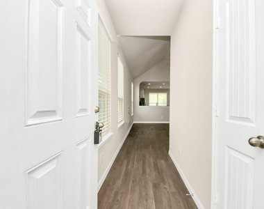 17630 Holroyd Road - Photo Thumbnail 3