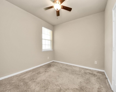 17630 Holroyd Road - Photo Thumbnail 17