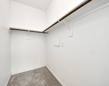17630 Holroyd Road - Photo Thumbnail 15