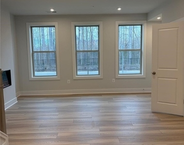 3625 Notch Trail Ln - Photo Thumbnail 7