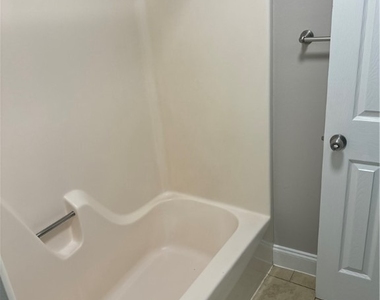 3401 Woodsong Drive - Photo Thumbnail 8