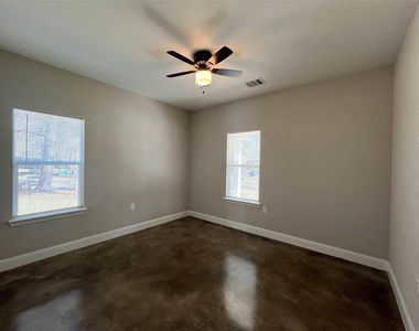 30023 Rosebud Street - Photo Thumbnail 12