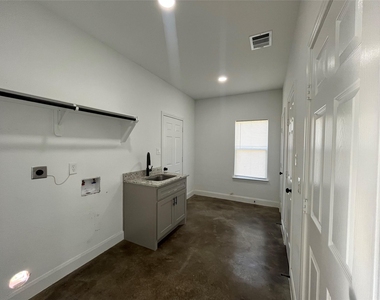 30023 Rosebud Street - Photo Thumbnail 9