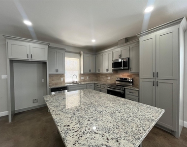 30023 Rosebud Street - Photo Thumbnail 7