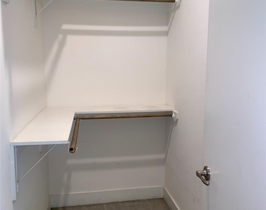 10209 Las Nubes Avenue - Photo Thumbnail 27