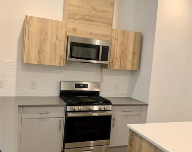 10209 Las Nubes Avenue - Photo Thumbnail 3