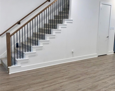 10209 Las Nubes Avenue - Photo Thumbnail 8