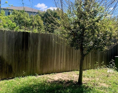 10209 Las Nubes Avenue - Photo Thumbnail 28