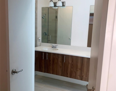 10209 Las Nubes Avenue - Photo Thumbnail 13