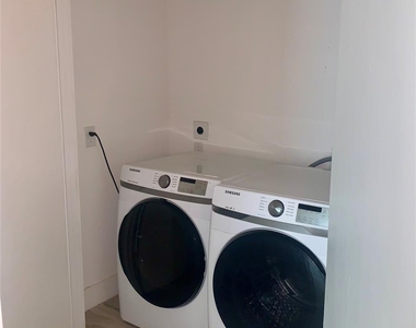 10209 Las Nubes Avenue - Photo Thumbnail 19