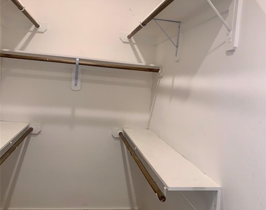 10209 Las Nubes Avenue - Photo Thumbnail 16