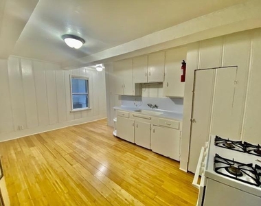 1410 Wentworth Street - Photo Thumbnail 3