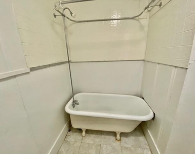 1410 Wentworth Street - Photo Thumbnail 5