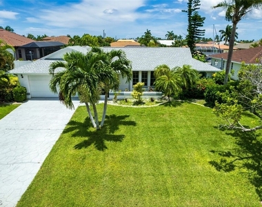 5036 Sw 9th Place - Photo Thumbnail 4