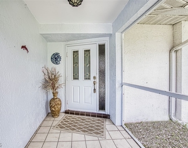 5036 Sw 9th Place - Photo Thumbnail 5