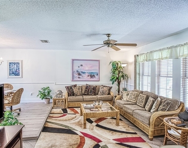 5036 Sw 9th Place - Photo Thumbnail 8