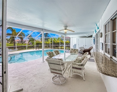 5036 Sw 9th Place - Photo Thumbnail 17