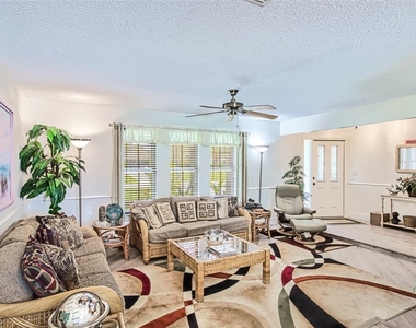 5036 Sw 9th Place - Photo Thumbnail 7