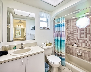 5036 Sw 9th Place - Photo Thumbnail 26