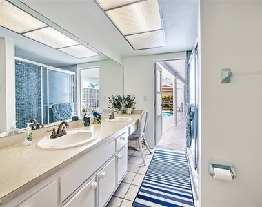 5036 Sw 9th Place - Photo Thumbnail 29
