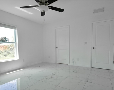 3428 Jeffcott Street - Photo Thumbnail 15