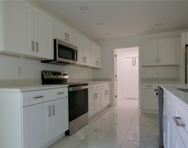 3428 Jeffcott Street - Photo Thumbnail 12