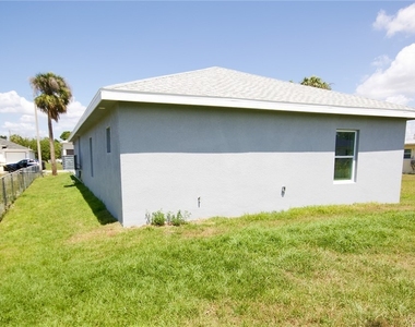 3428 Jeffcott Street - Photo Thumbnail 5