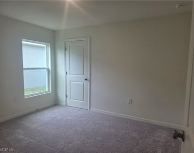 878 Friendship Circle - Photo Thumbnail 7