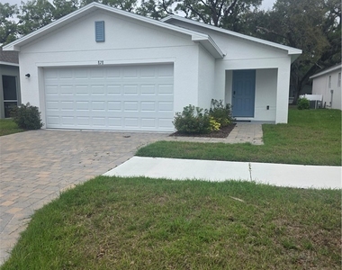 878 Friendship Circle - Photo Thumbnail 1