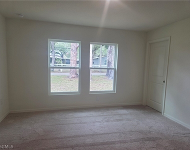 878 Friendship Circle - Photo Thumbnail 6