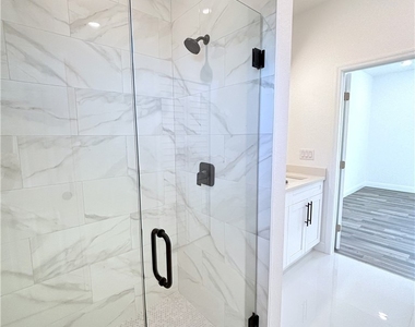 1422 Highland Avenue - Photo Thumbnail 5